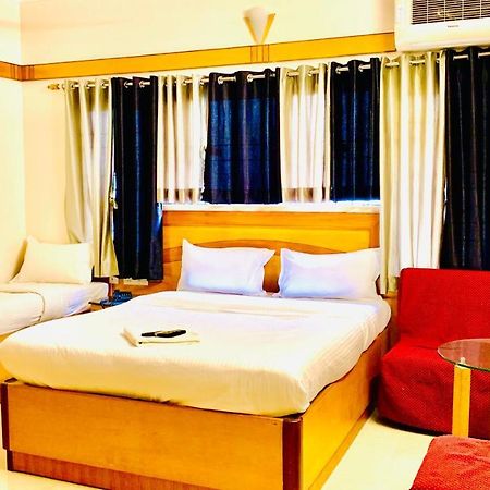 Half Moon Palace Chennai Extérieur photo