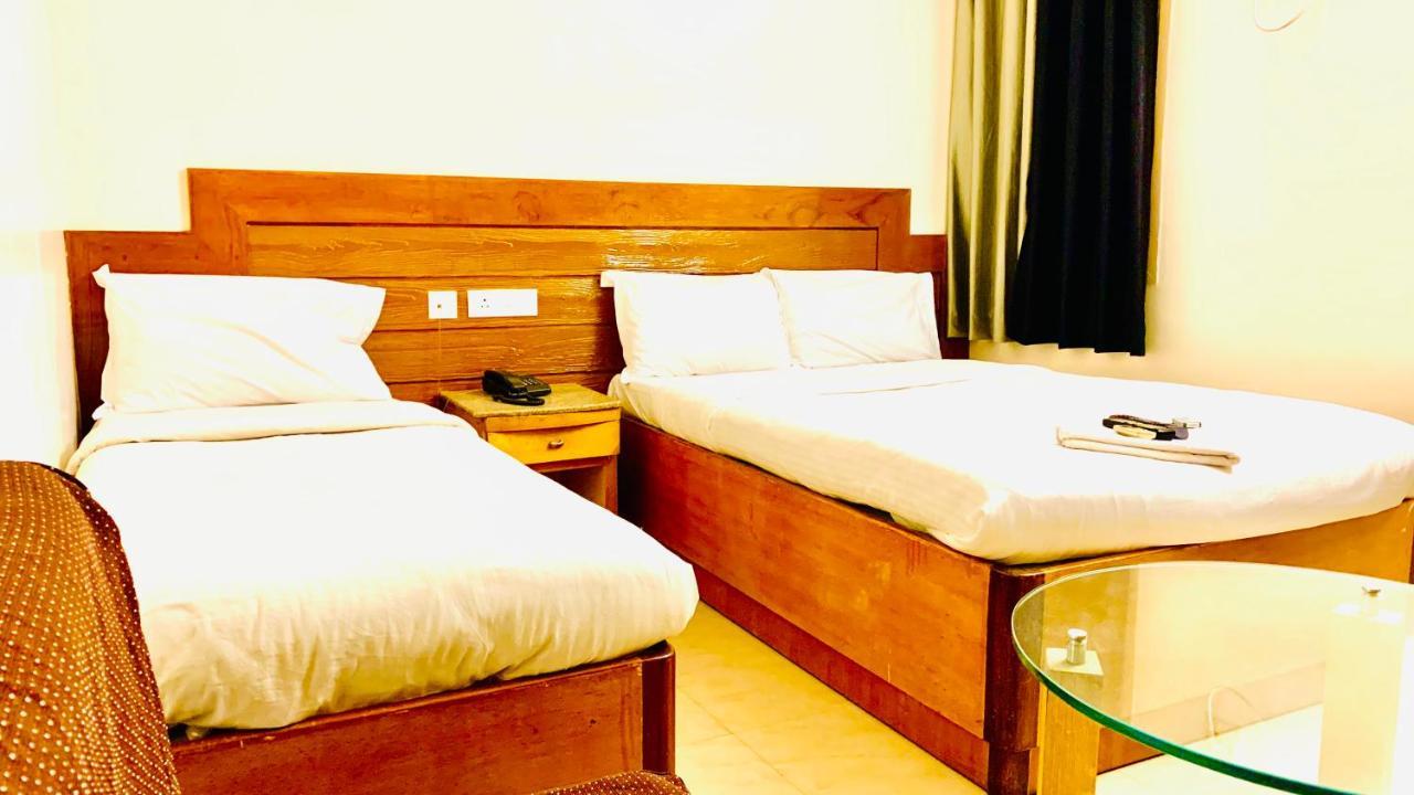 Half Moon Palace Chennai Extérieur photo