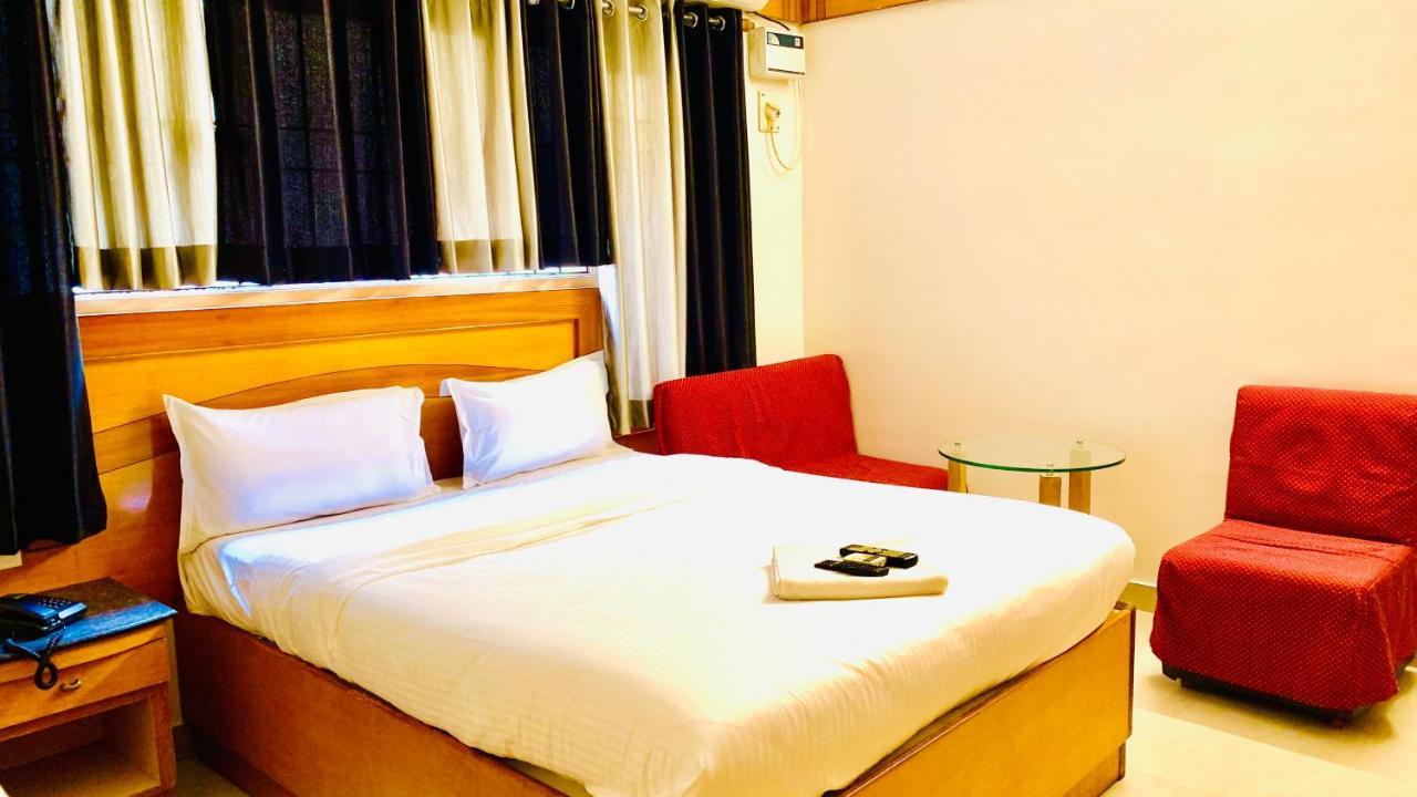 Half Moon Palace Chennai Extérieur photo